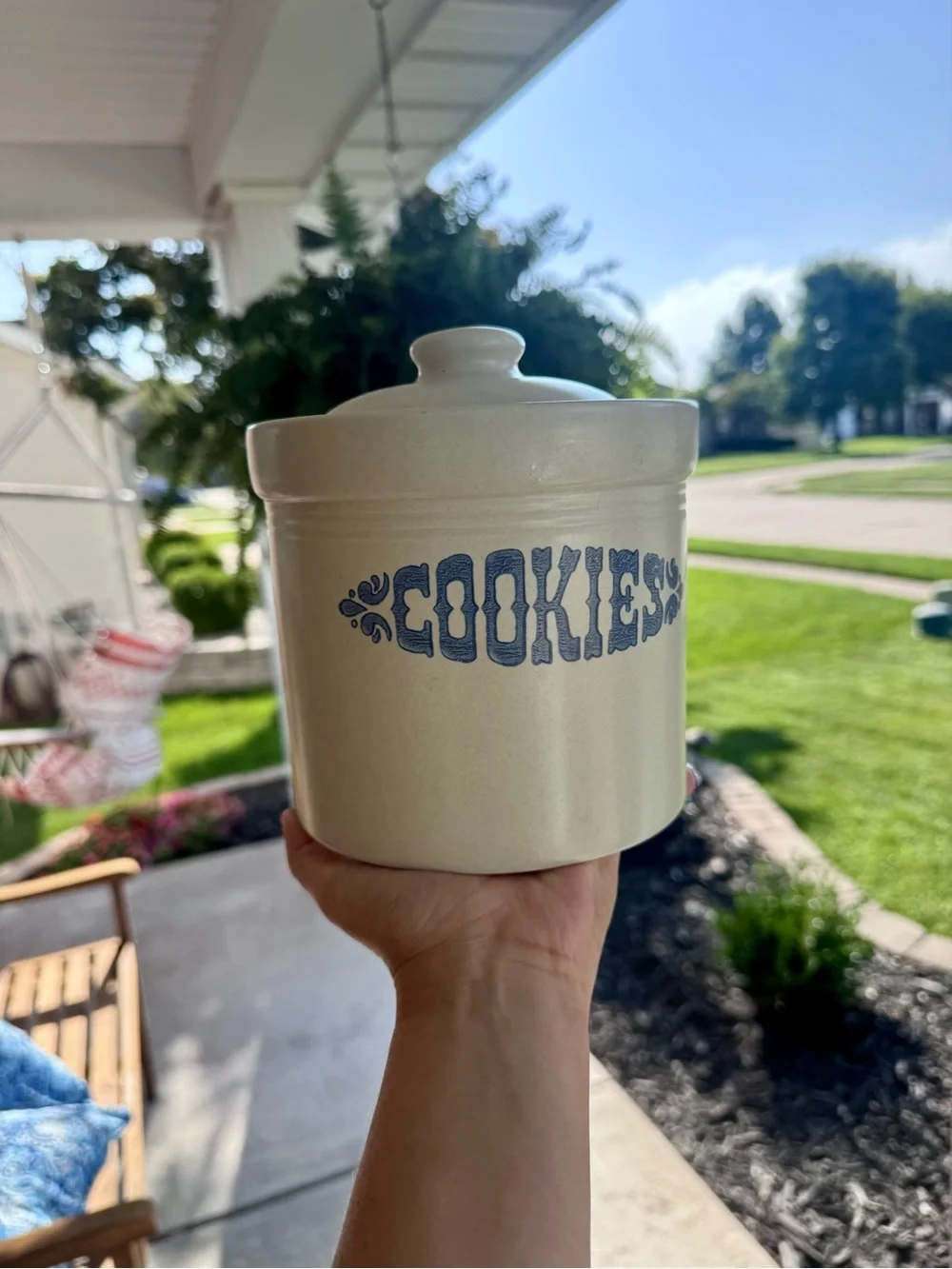 Pfatlzgraff Yorktowne Cookie Jar with Lid